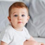 bebe usando reuteri gotas